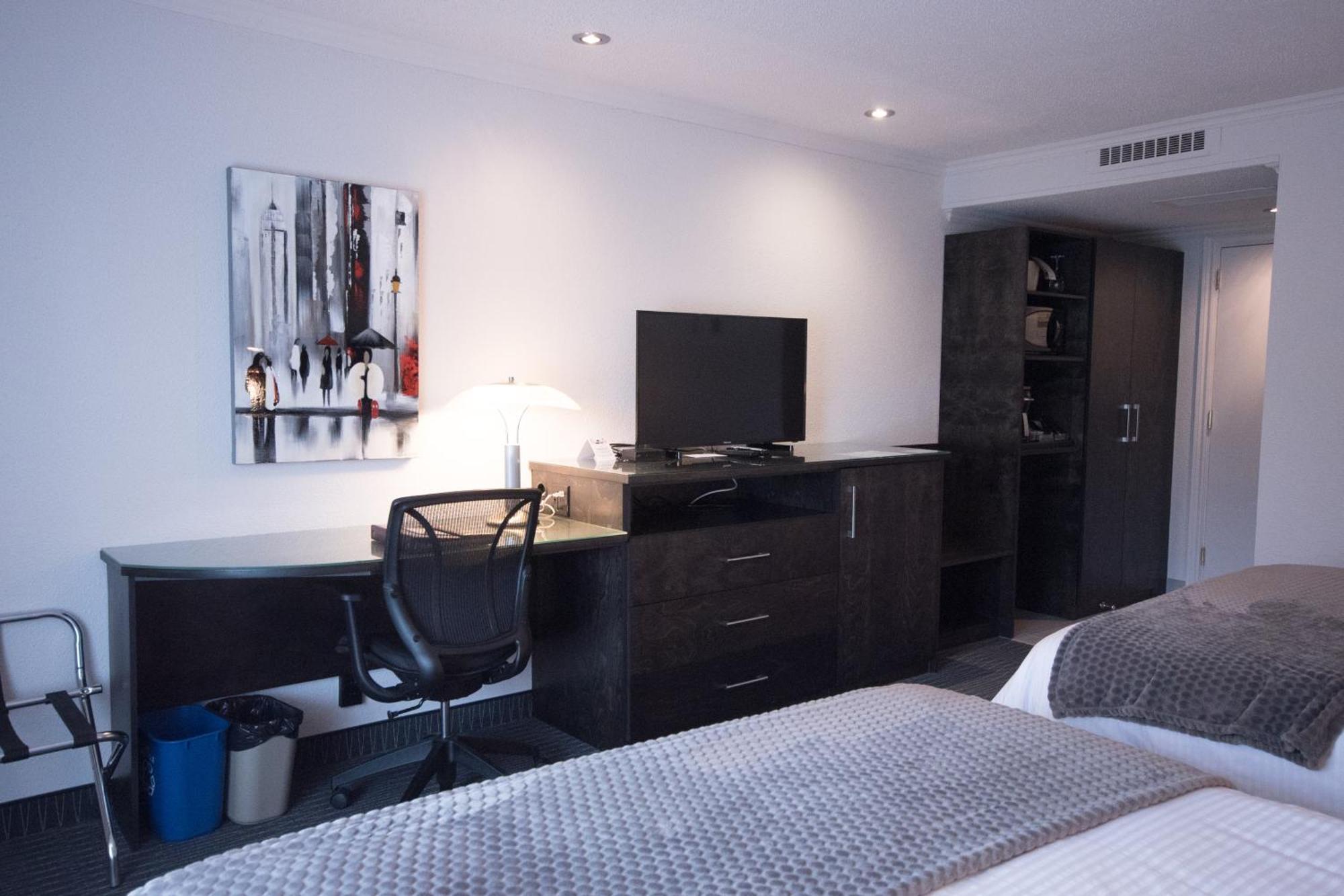 Des Eskers Hotel Amos